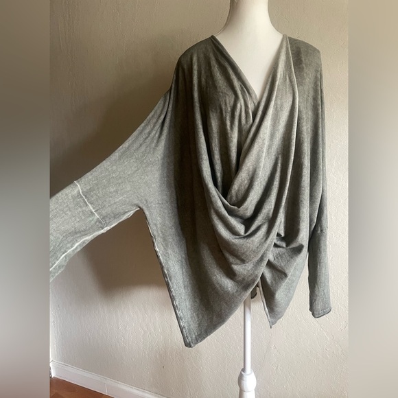 Anthropologie long sleeve top - Picture 4 of 11